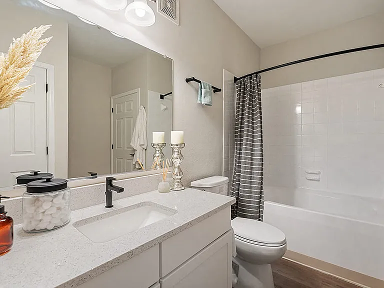 River Pointe at Den Rock Apartments — Photo 7