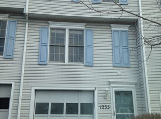 1233 Meadowbrook Dr, Canonsburg, PA