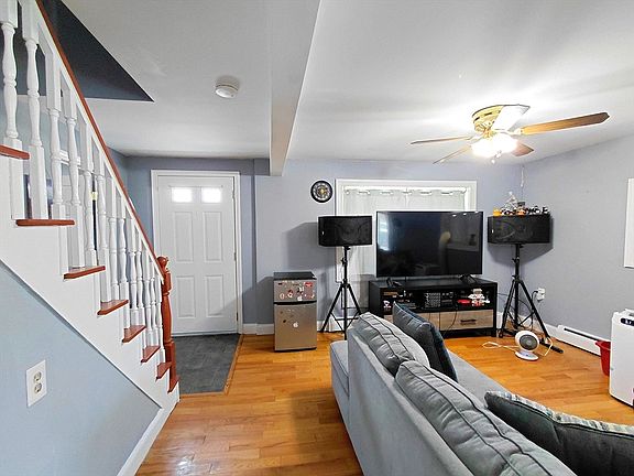 2nd image of 31 Floyd St