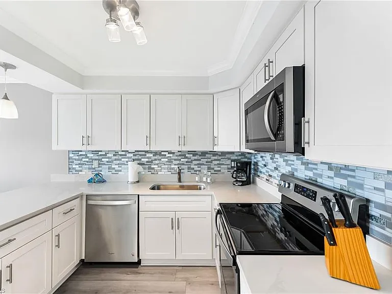 9375 Gulf Shore Dr #602 — Photo 11