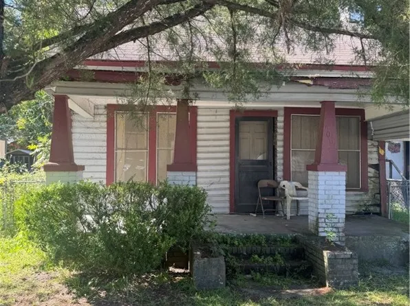 1061 Oak St, Waycross, GA 31501