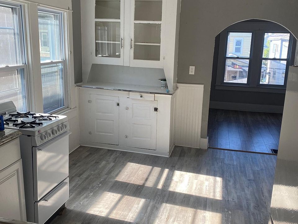 1st image of 59 Weyand Ave #2