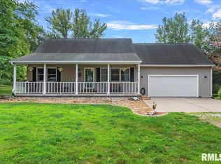 7354 Rolling Oaks Dr, Riverton, IL 62561