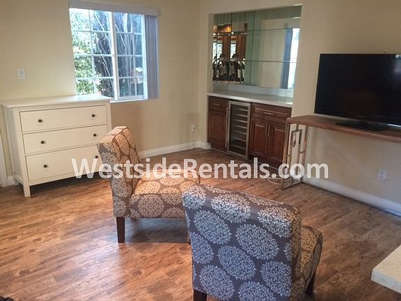 4th image of 3559 Hughes Ave
