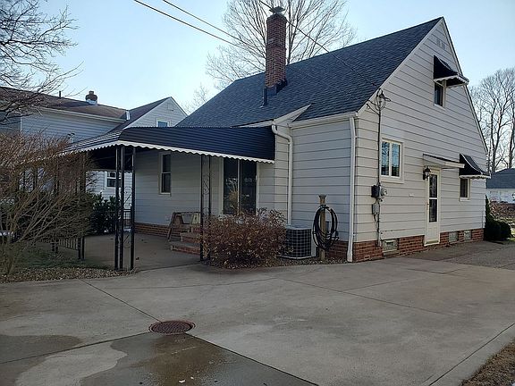 2nd image of 2253 Sunset Dr