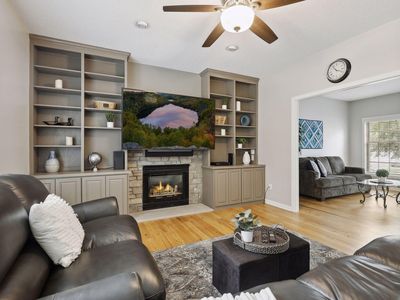 2292 Snowshoe Ln E, Maplewood, MN, 55119