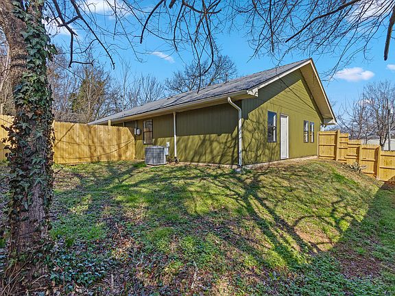 2nd image of 104 Pine St