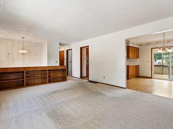 5th image of 13529 SE Taylor Ct