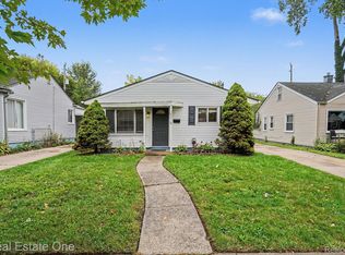 2318 Barrett Ave, Royal Oak, MI 48067