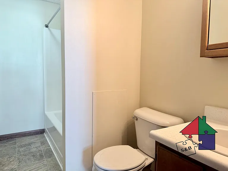 111-113 Allen St — Photo 13