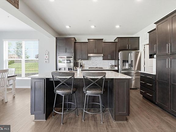 4th image of 628 Friendship Rd