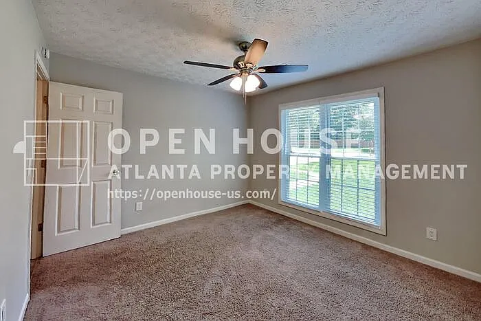 111 Meadowview Ln — Photo 12