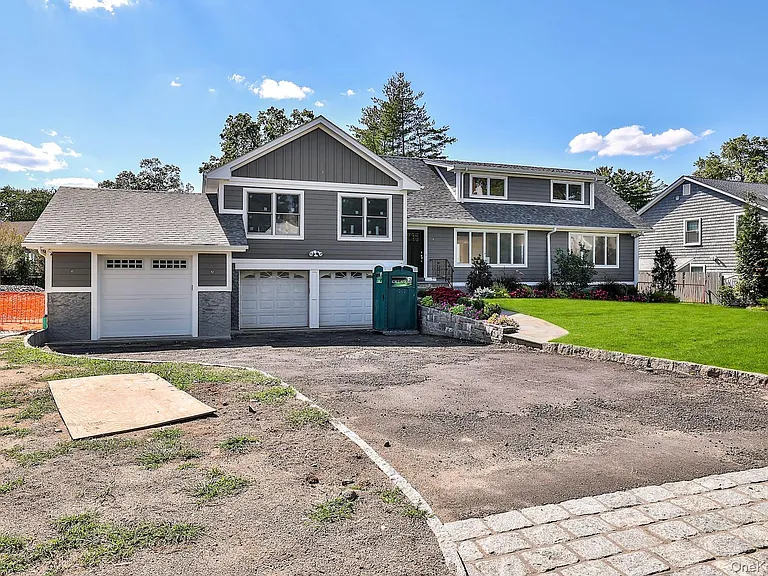 58 Marion Dr — Photo 3