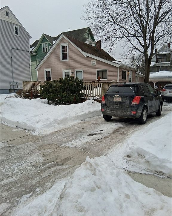 1st image of 13 Hampden St