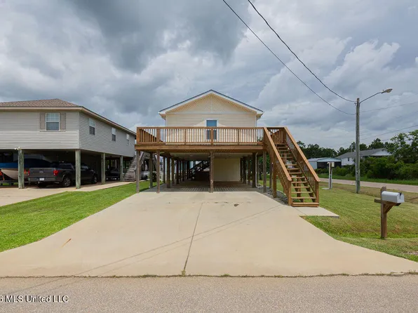 10025 Alabama St, Bay Saint Louis, MS 39520