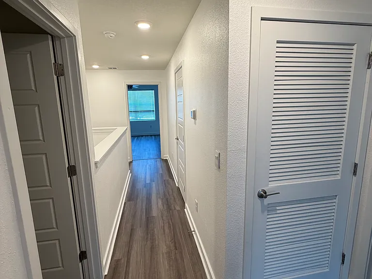 198 E Church Ave — Photo 19