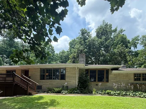 215 W Chester Dr, Ellettsville, IN 47429