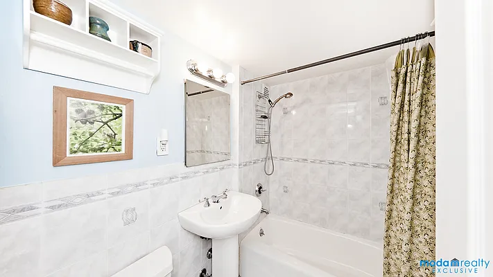 Sold by Moda Realty | media 42