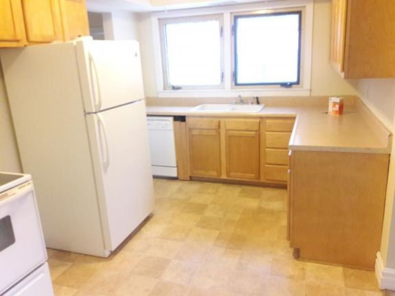 3rd image of 419 Washington Ave S