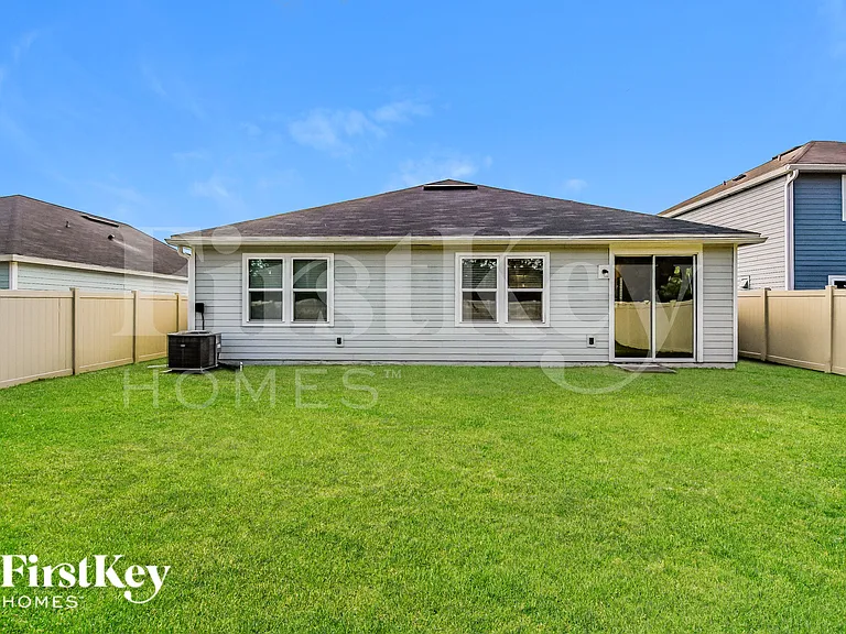 205 Orient Dr — Photo 17