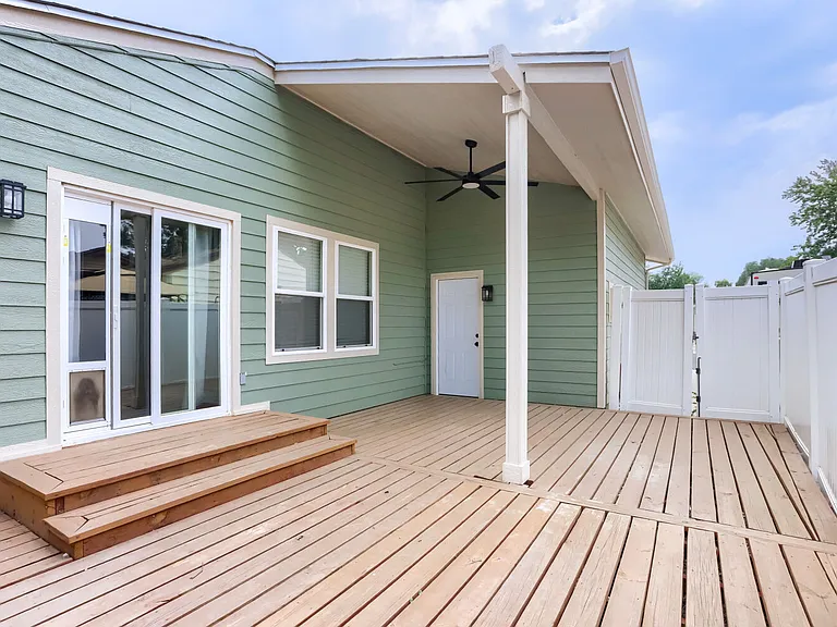 NEW deck in backyard, covered outdoor space~