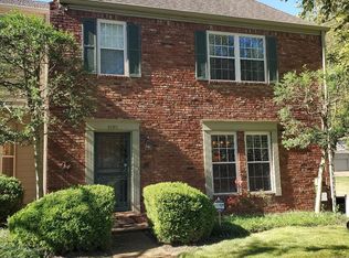 1810 Hunters Creek Dr, Germantown, TN 38138
