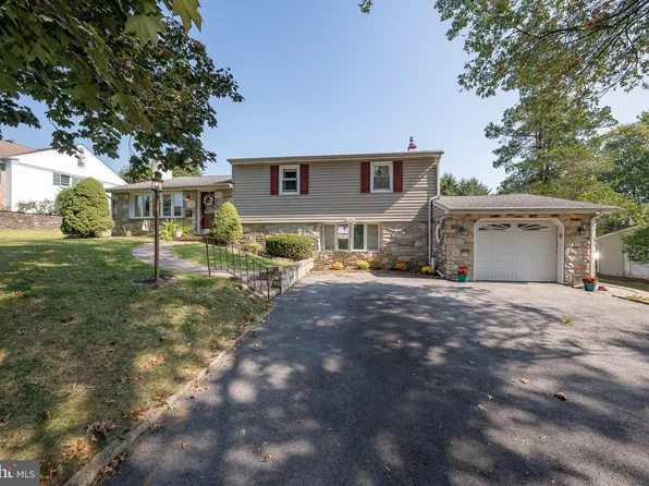 721 Buttercup Dr, Warminster, PA 18974