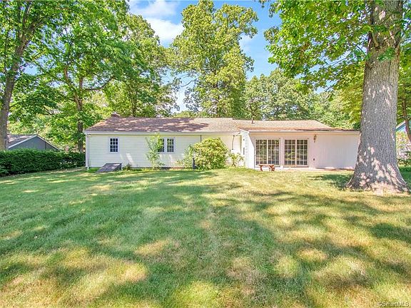 3rd image of 80 Santina Dr