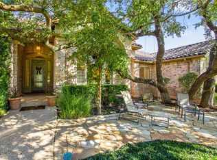 7 Treehaven Ln, The Hills, TX 78738
