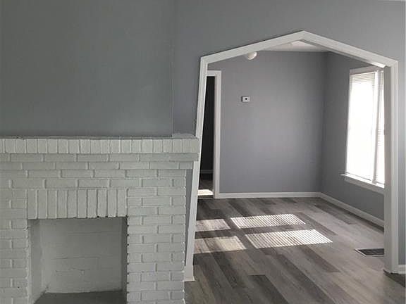 4th image of 3748 Detroit Ave