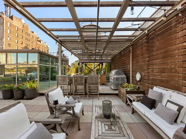 7 East 17th Street image 21 of 25