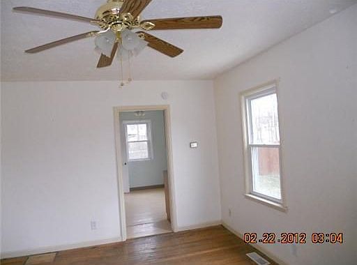 5th image of 1862 Russet Ave