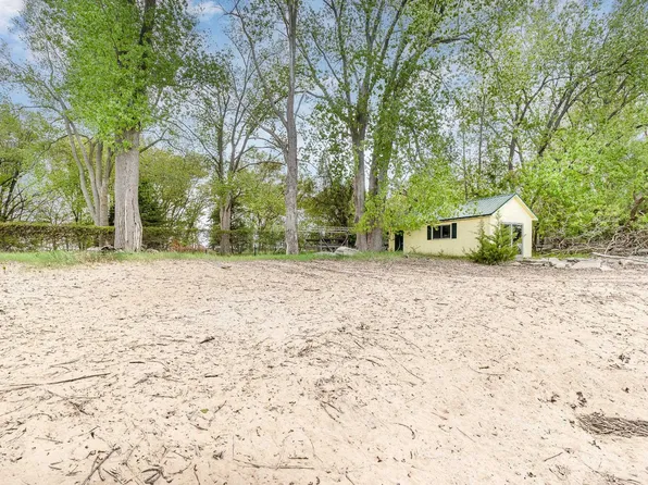 430 Ricoma Beach Rd, Bay City, MI 48706