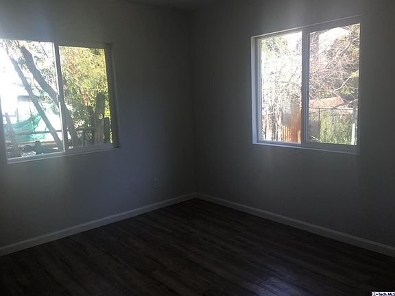 5th image of 334 N Marianna Ave