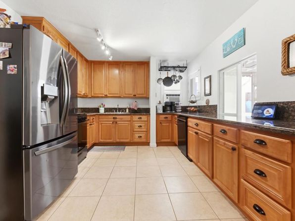 4067 Clairemont Dr