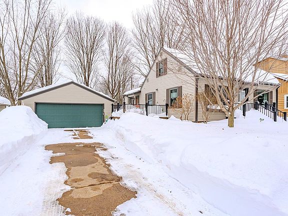 3rd image of 705 S Line Rd