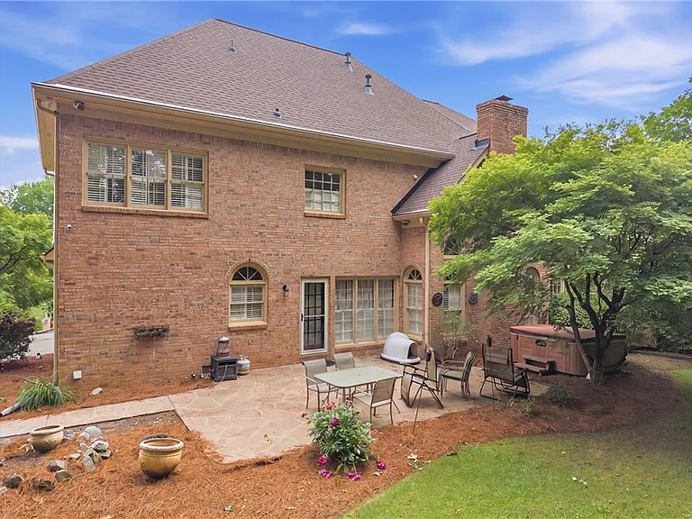 1085 Castle Pointe Ln — Photo 31
