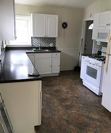 4th image of 9950 Doris St