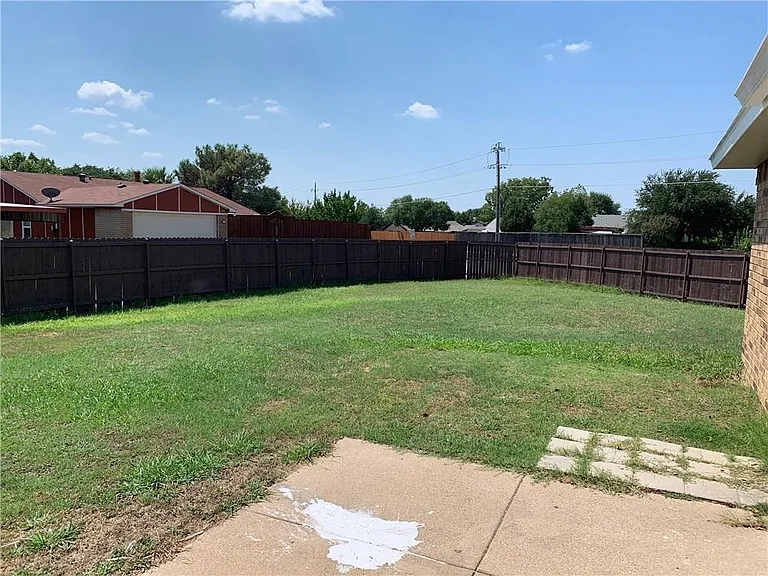 5601 Squires Dr — Photo 22