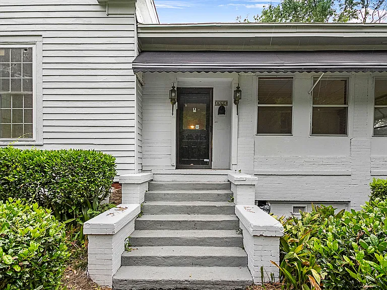 1394 Ross St — Photo 3