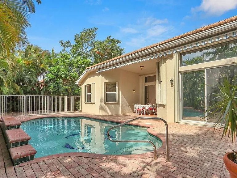 116 Palm Cir — Photo 24