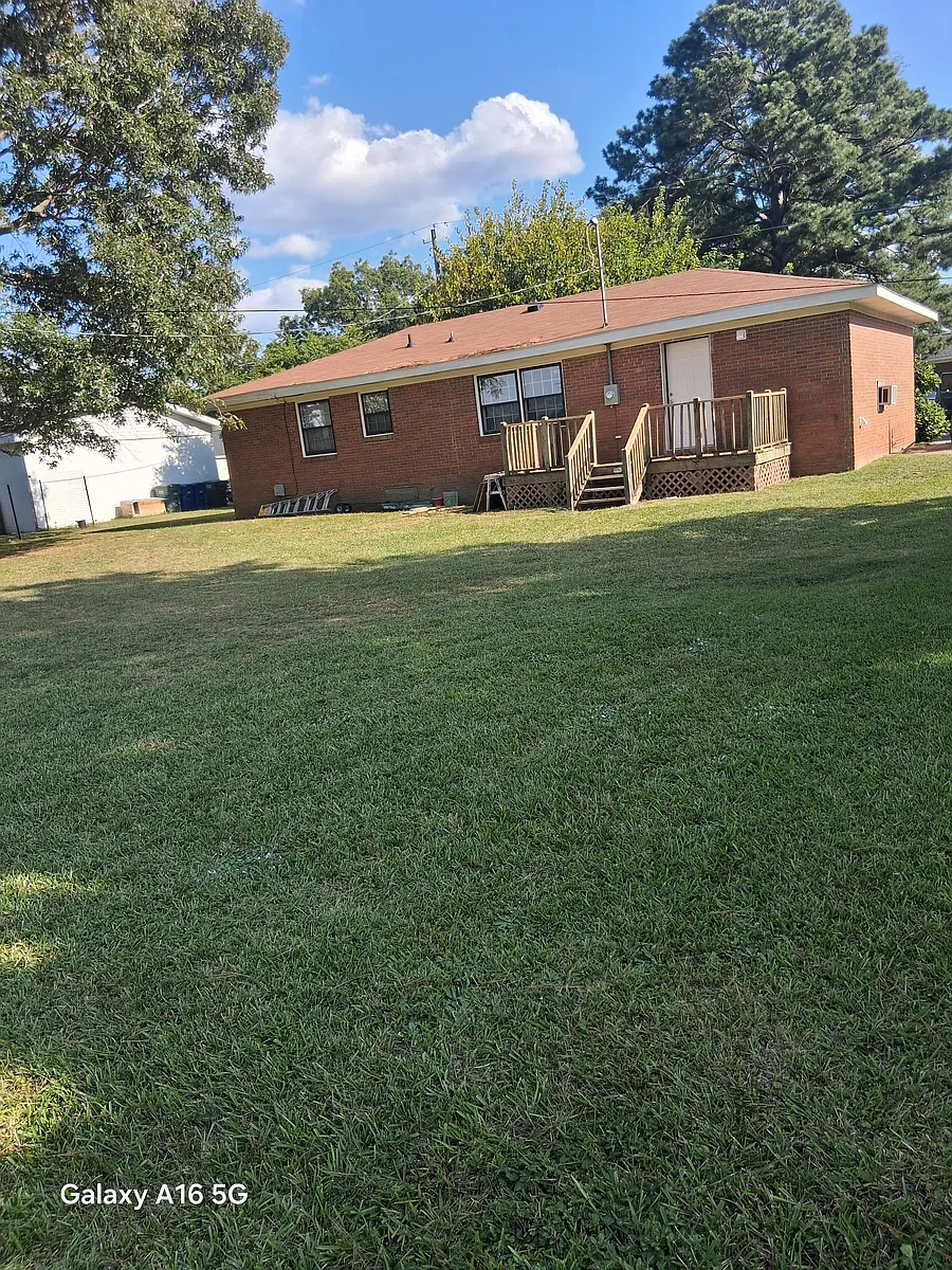 Building Photo - 303 Allen Dr