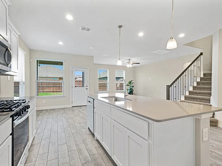 15517 Canford Ter — Photo 8