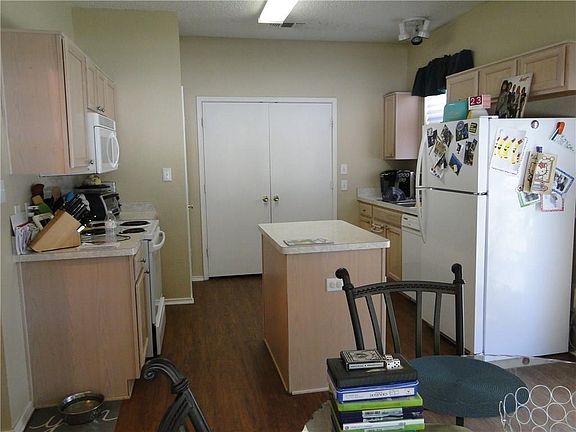 5th image of 712 Pace Dr