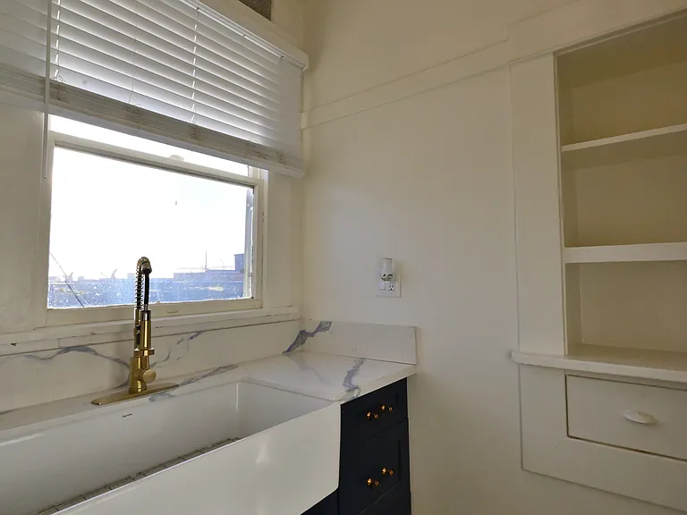 48 Navy St #16 — Photo 17