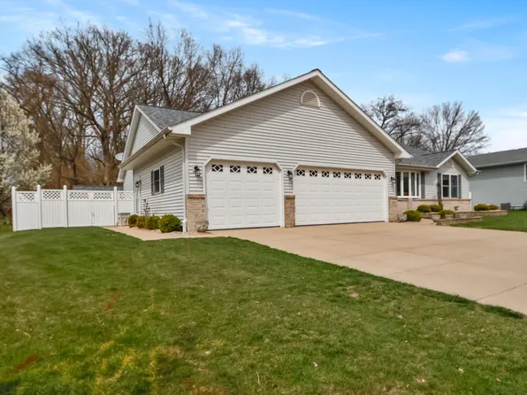 7430 Cedar Creek Cir, Portage, IN 46368
