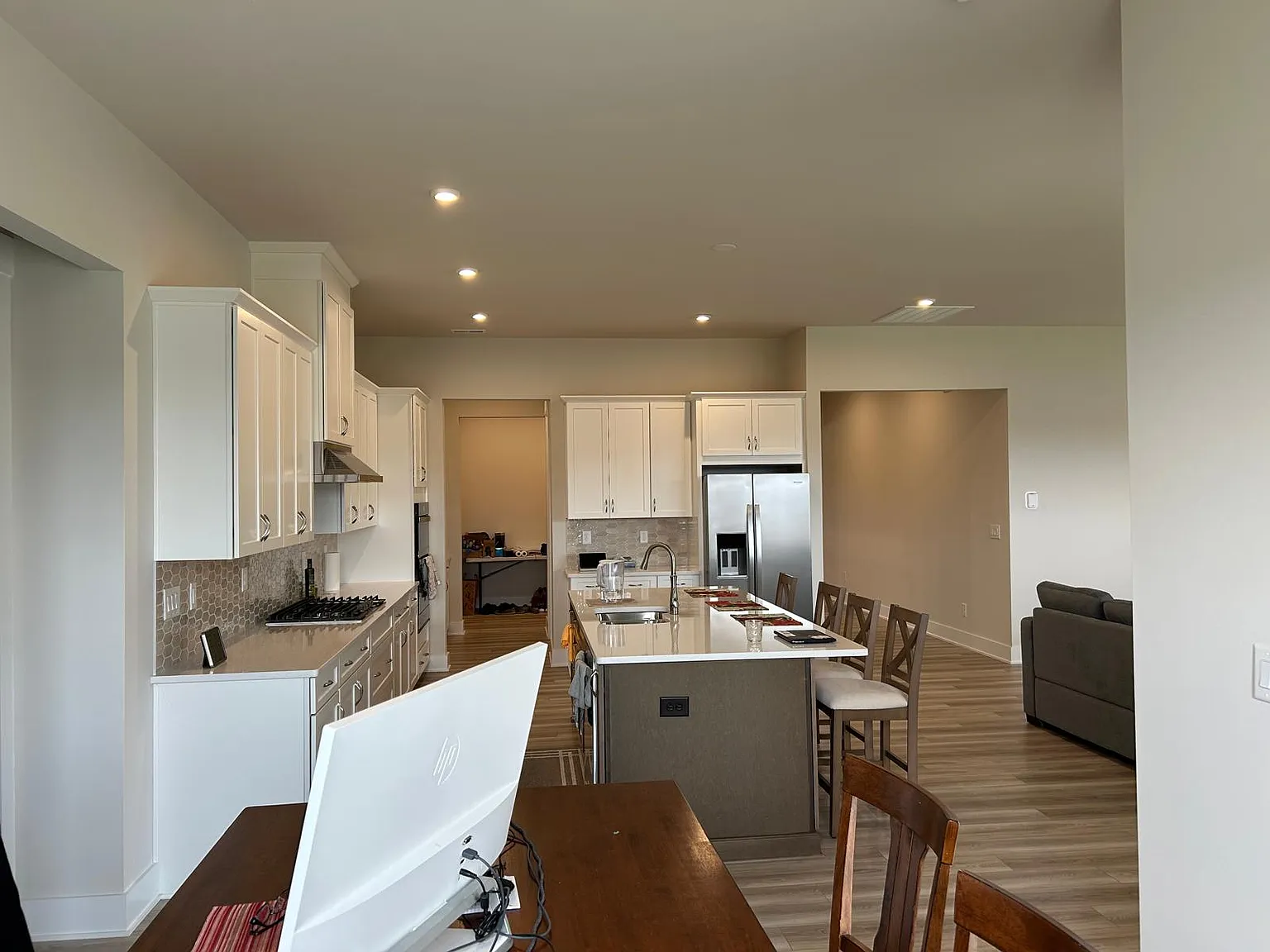 4 bed, 2650 sqft, $3,400 — Photo 4
