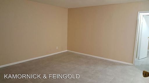 2nd image of 1110 S Kenmore Ave APT 2