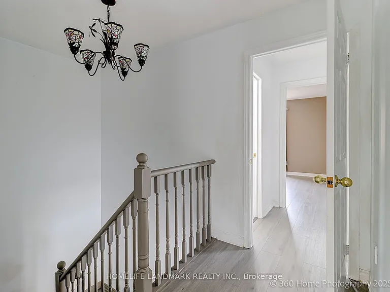 189 Leitchcroft Cres #UPPER — Photo 31