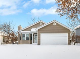 26 Queensboro Dr, Saint Peters, MO 63376